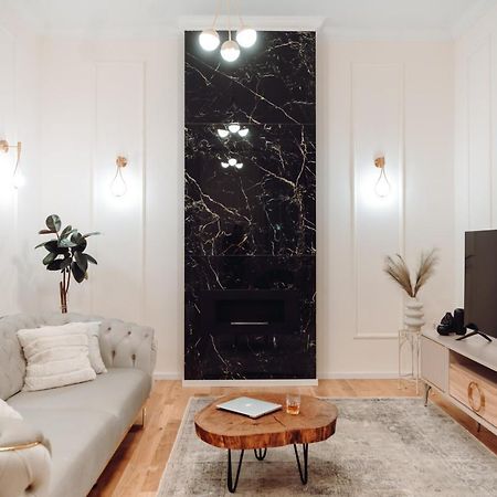 Fabulous And Fancy City Center Designer Apartment Kluż-Napoka Zewnętrze zdjęcie