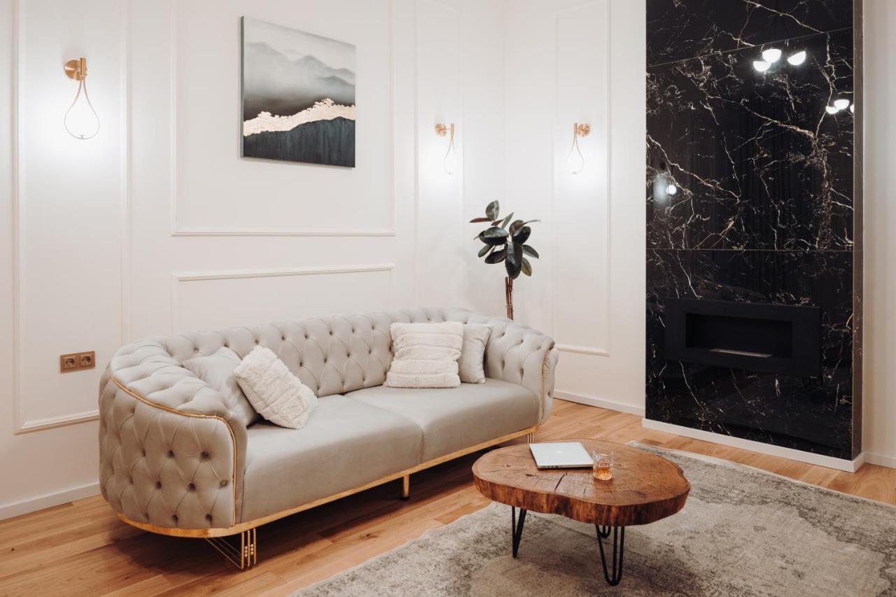 Fabulous And Fancy City Center Designer Apartment Kluż-Napoka Zewnętrze zdjęcie