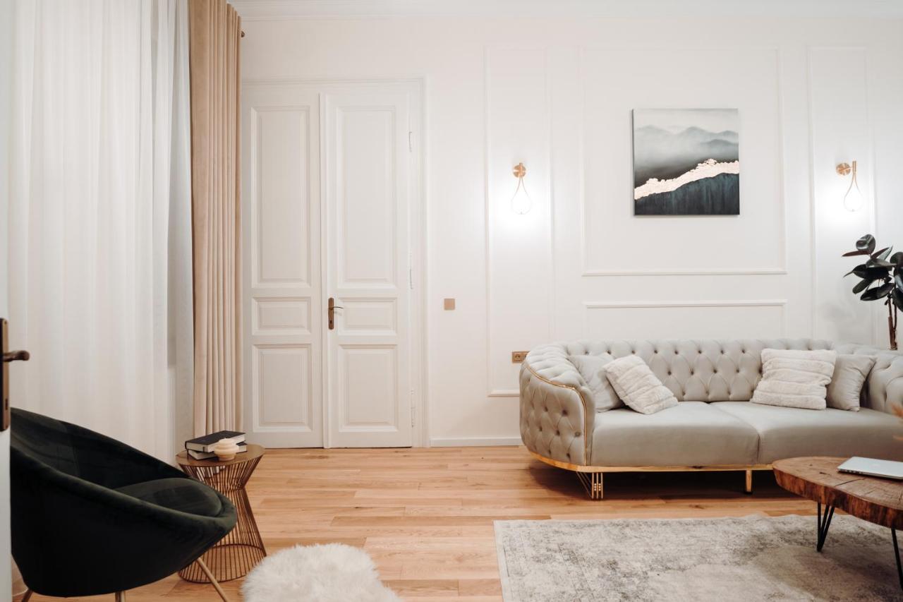 Fabulous And Fancy City Center Designer Apartment Kluż-Napoka Zewnętrze zdjęcie