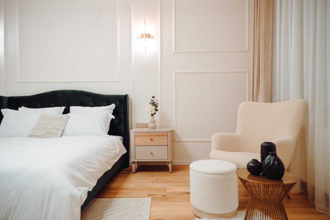 Fabulous And Fancy City Center Designer Apartment Kluż-Napoka Zewnętrze zdjęcie