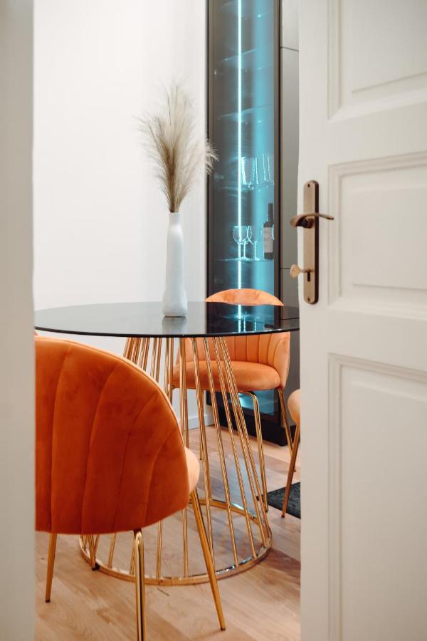 Fabulous And Fancy City Center Designer Apartment Kluż-Napoka Zewnętrze zdjęcie