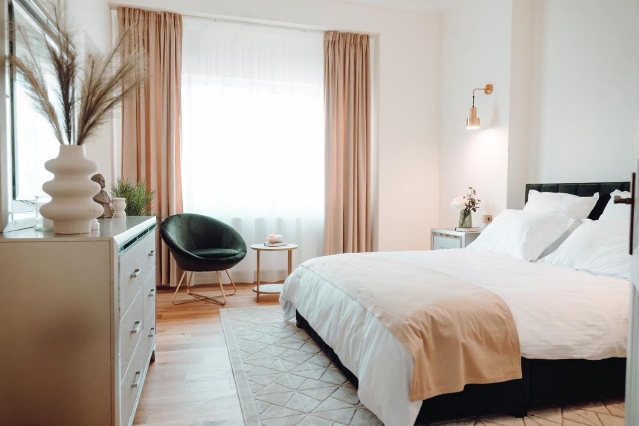 Fabulous And Fancy City Center Designer Apartment Kluż-Napoka Zewnętrze zdjęcie