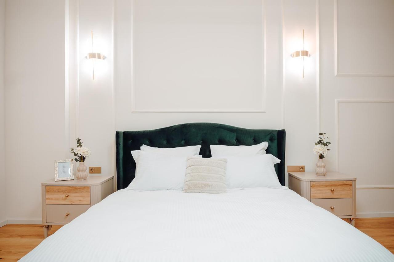 Fabulous And Fancy City Center Designer Apartment Kluż-Napoka Zewnętrze zdjęcie