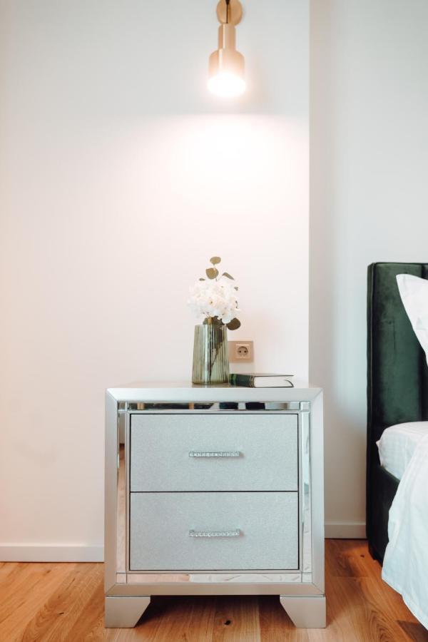 Fabulous And Fancy City Center Designer Apartment Kluż-Napoka Zewnętrze zdjęcie