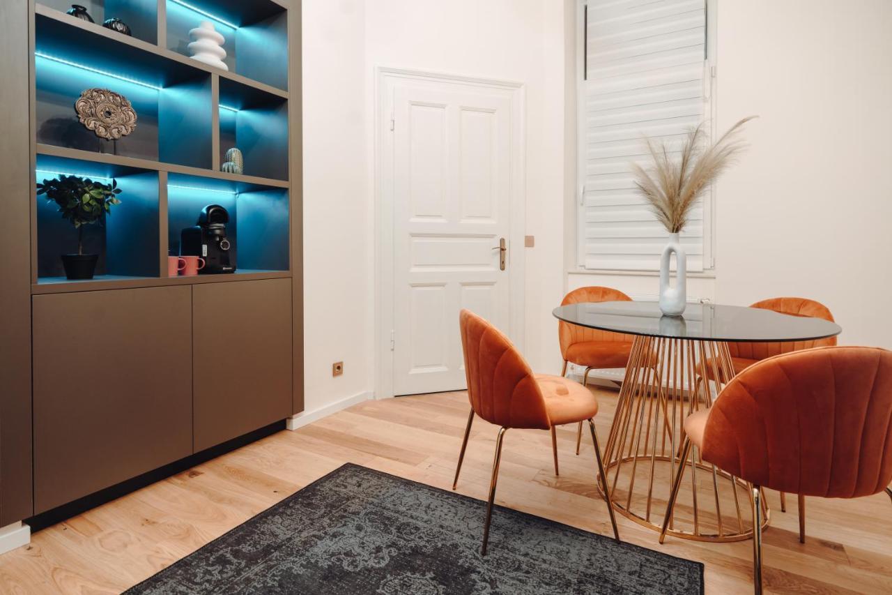 Fabulous And Fancy City Center Designer Apartment Kluż-Napoka Zewnętrze zdjęcie
