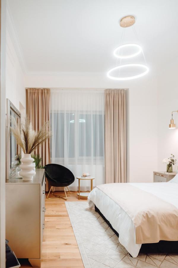 Fabulous And Fancy City Center Designer Apartment Kluż-Napoka Zewnętrze zdjęcie