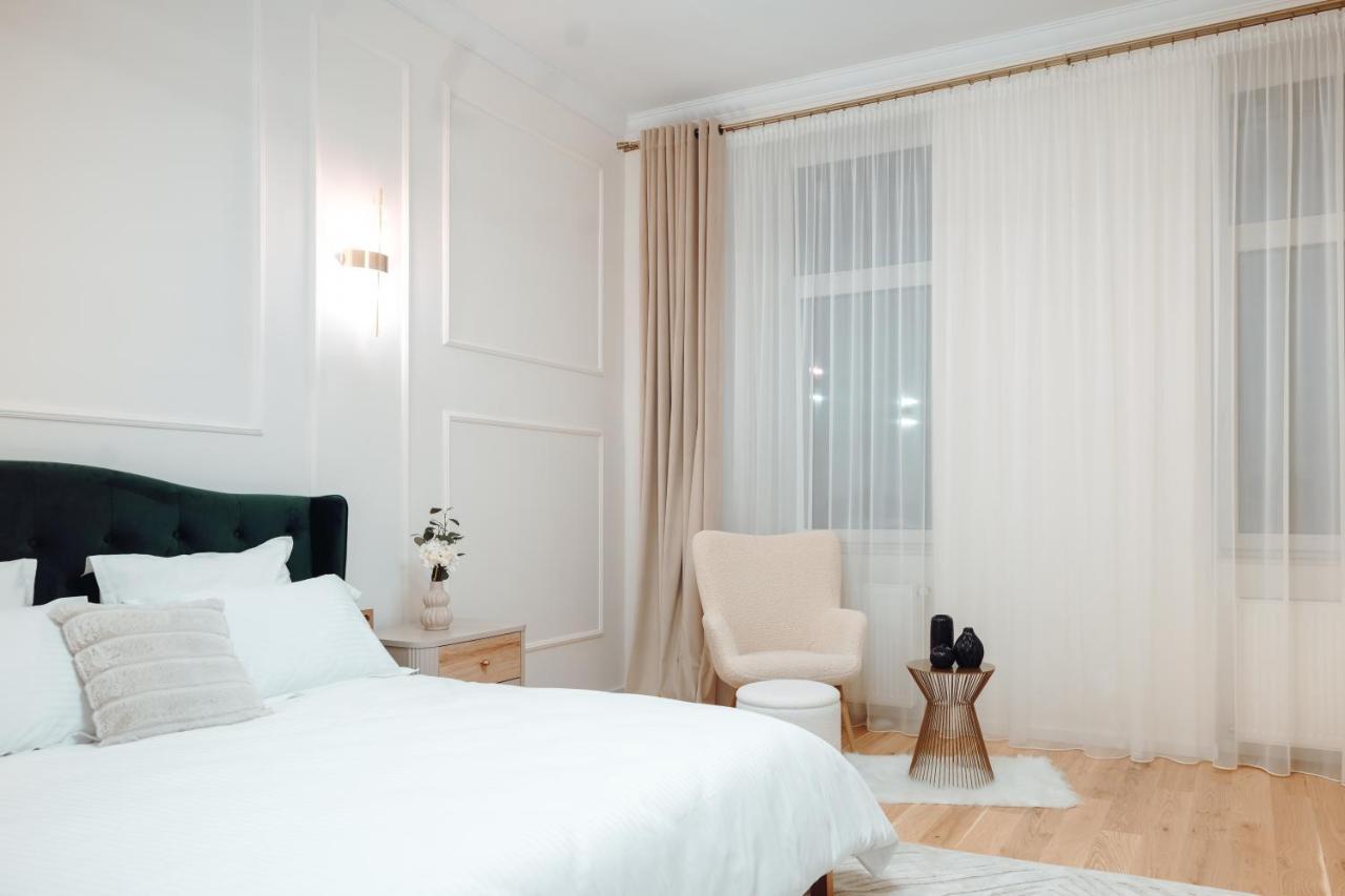 Fabulous And Fancy City Center Designer Apartment Kluż-Napoka Zewnętrze zdjęcie