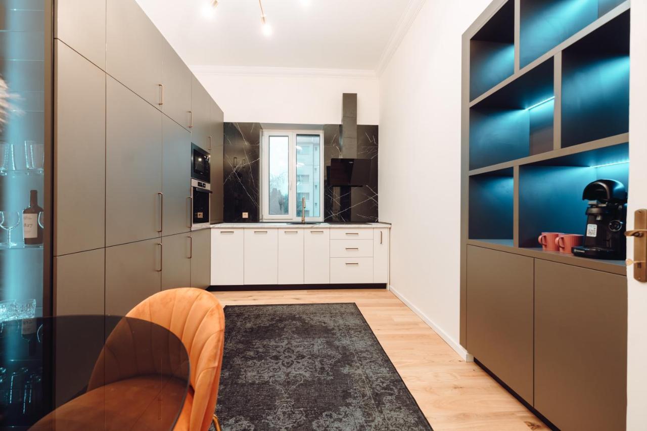 Fabulous And Fancy City Center Designer Apartment Kluż-Napoka Zewnętrze zdjęcie